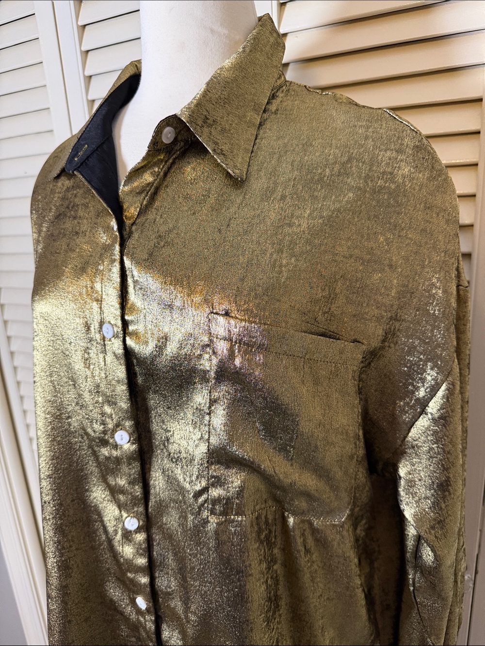 Metallic Liquid Gold Shiny Button Down Blouse Shirt Plus Size 2XL Brand New - Picture 3 of 4